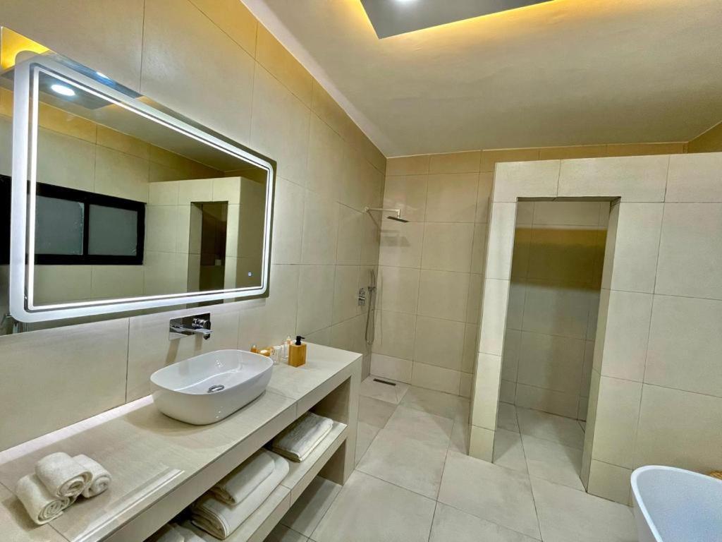 Le Kentia Otel Lomé Dış mekan fotoğraf